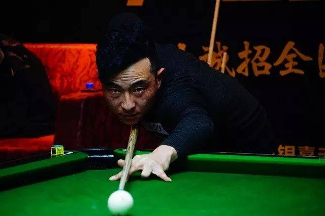 怀特30分钟内砍30+7+9+5三分，绿军队史首人