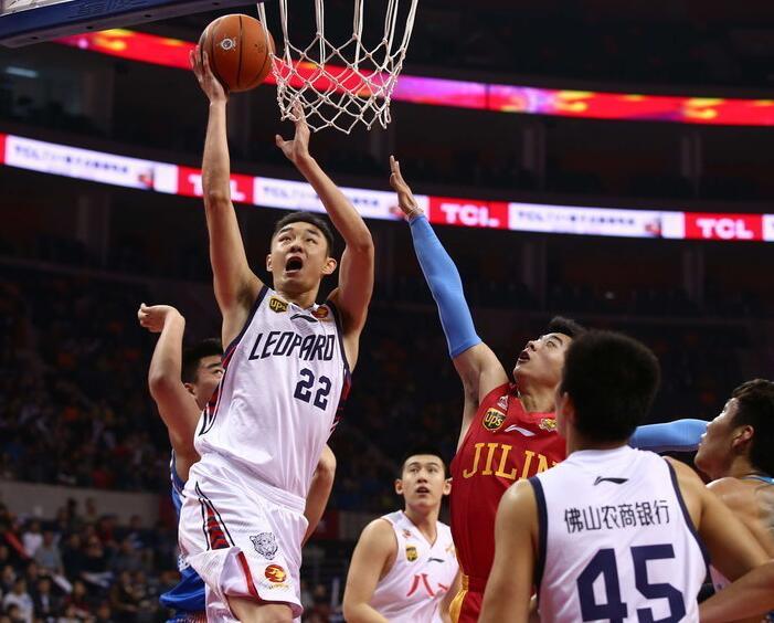 在前辈的基 在前辈的基