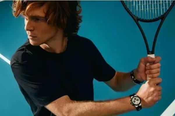 且隐性的 且隐性的